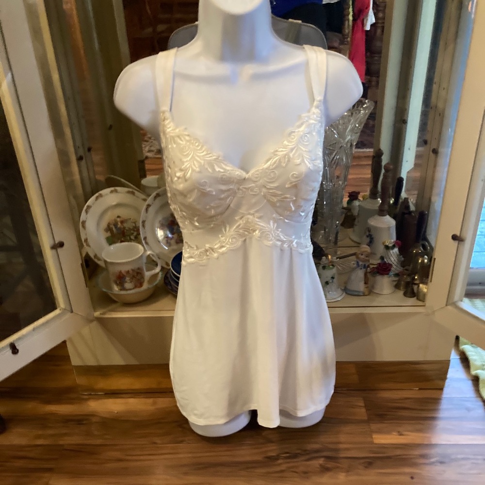 Sonoma Intimates cream lace chemise